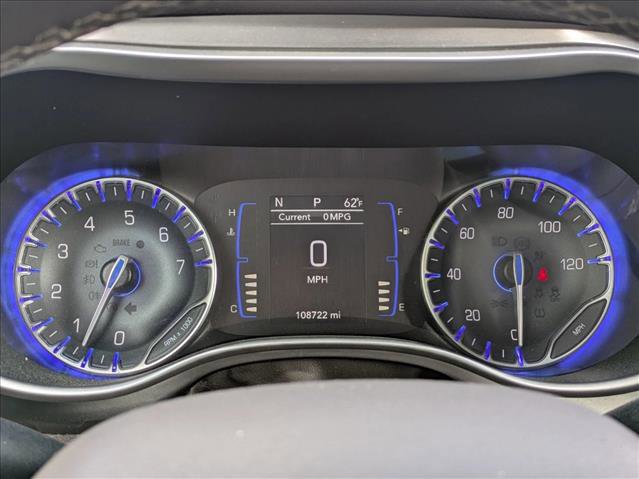 Used 2018 Chrysler Pacifica Touring-L w/ Tire & Wheel Group image 11