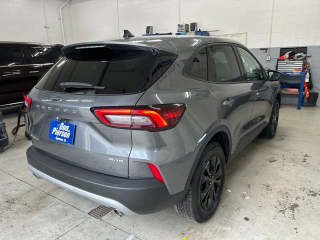 Used 2025 Ford Escape Active AWD/4WD image 4