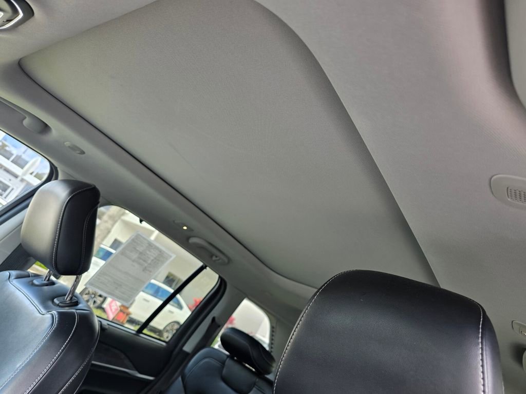 Used 2022 Jeep Grand Cherokee Limited 4xe w/ Luxury Tech Group II image 12