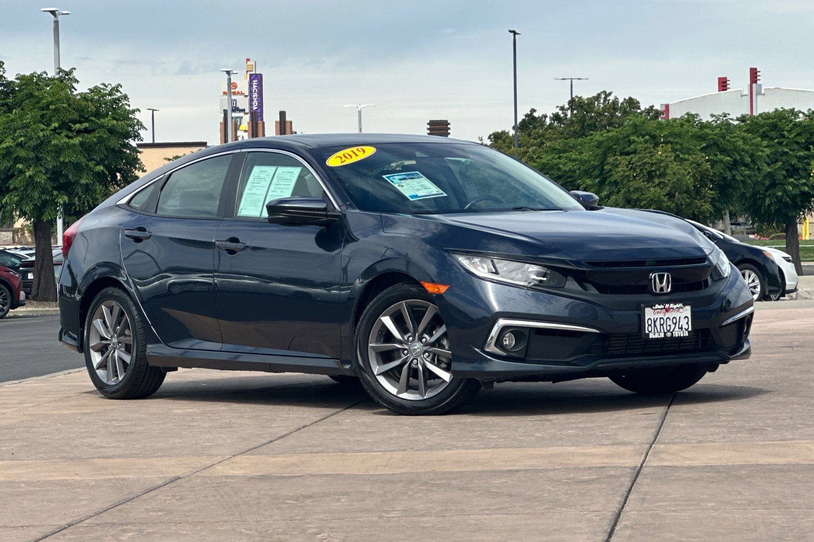 Used 2019 Honda Civic EX-L image 2