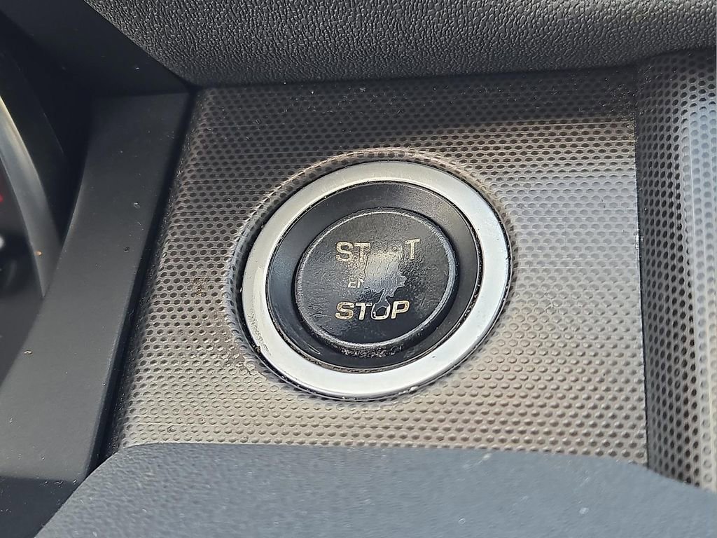 Used 2019 Land Rover Range Rover Evoque SE image 25