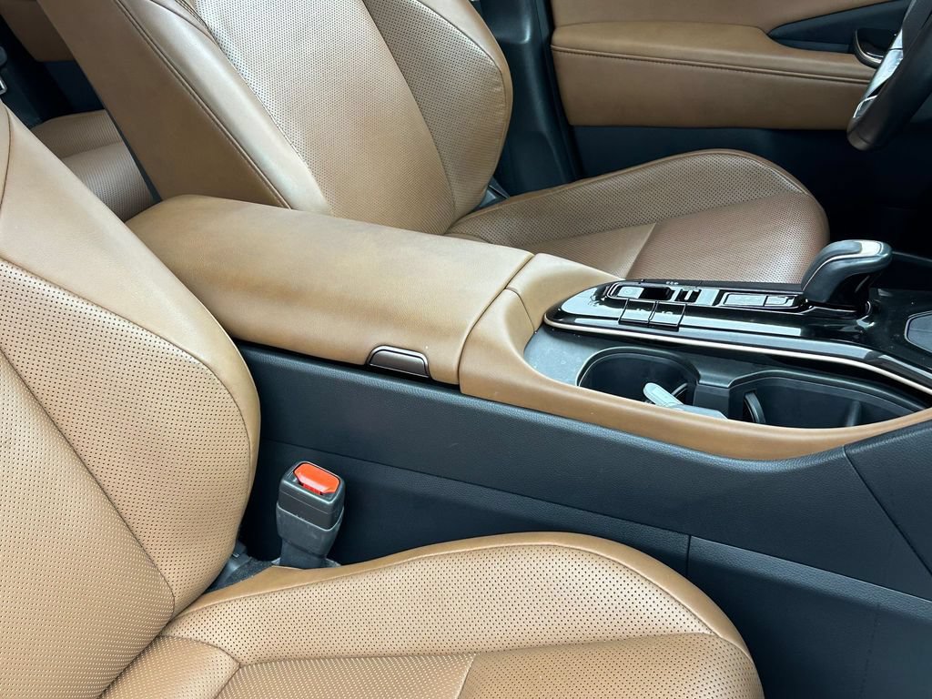 Used 2025 Toyota Crown Signia AWD/4WD image 49