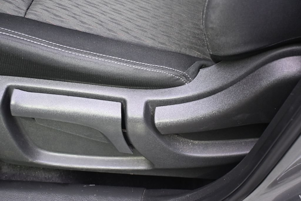 Used 2019 Nissan Rogue S AWD/4WD image 14