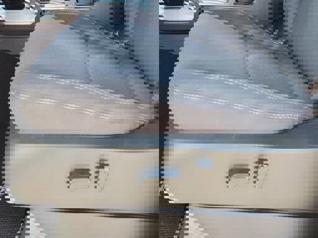 Used 2022 Nissan Frontier SV image 19