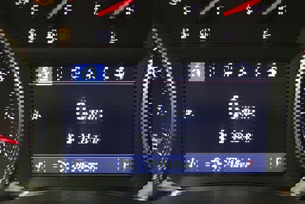 Used 2024 GMC Terrain SLT image 16