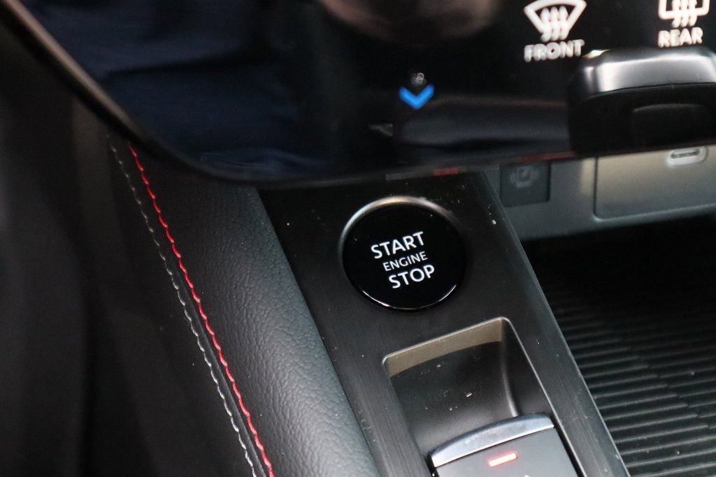 New 2025 Nissan Kicks SR FWD image 18