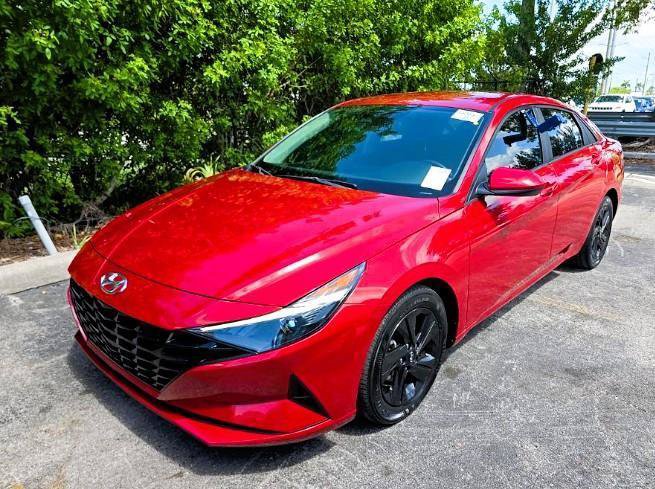 Used 2022 Hyundai Elantra SEL FWD image 5