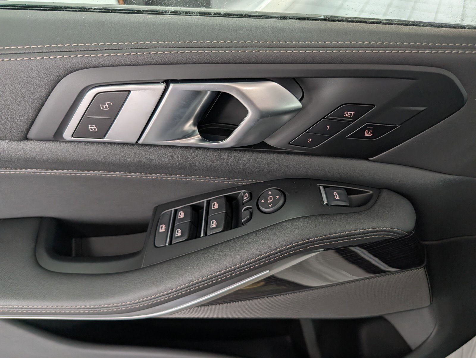 New 2026 BMW X5 xDrive40i w/ M Sport Package image 14