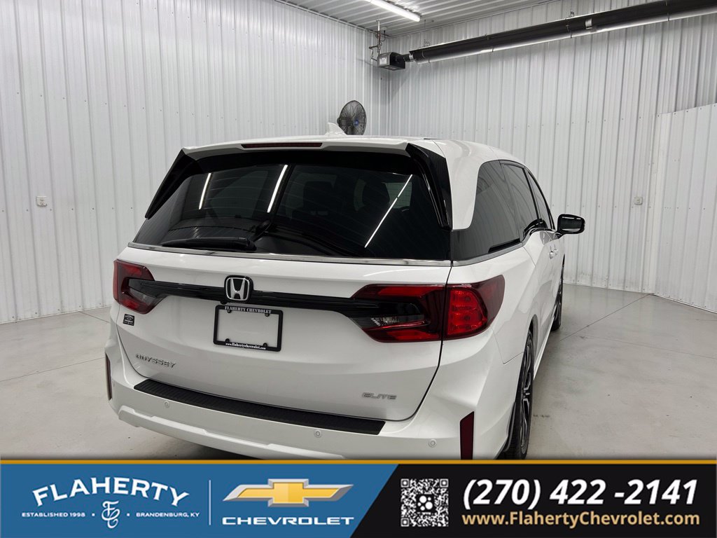 Used 2025 Honda Odyssey Elite image 3