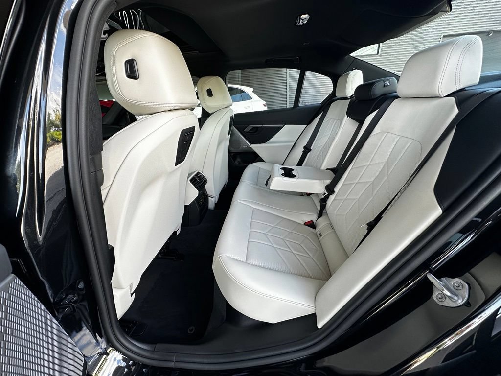 New 2027 BMW 530i xDrive w/ M Sport Package AWD/4WD image 23