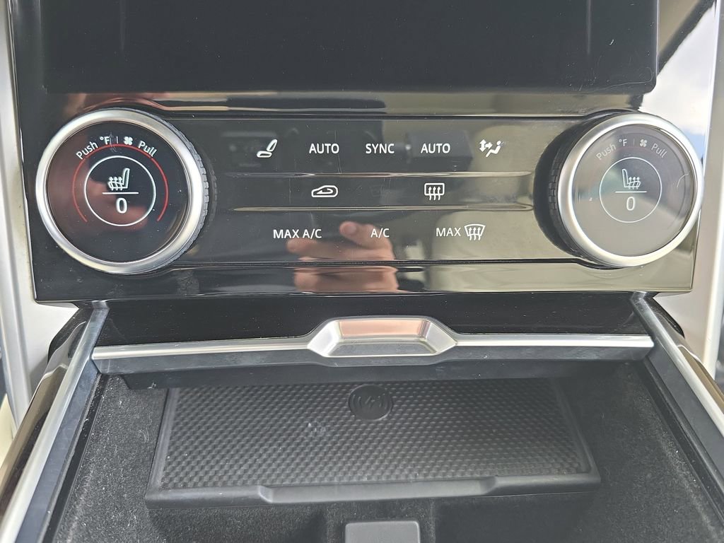 Certified 2023 Land Rover Range Rover SE image 25