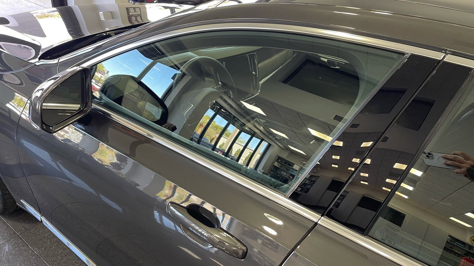 Used 2023 Volvo S90 B6 Ultimate w/ Protection Package Premier image 14