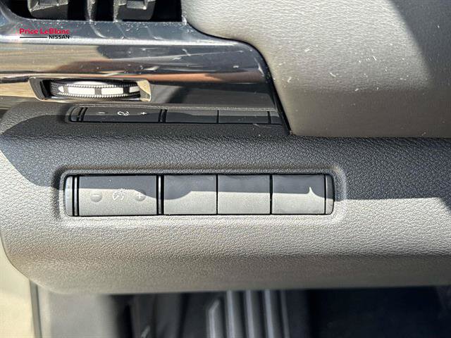 Certified 2025 Nissan Pathfinder S FWD image 24