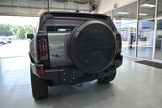 New 2026 GMC Hummer EV SUV w/ LPO, Dark Essentials Package AWD/4WD image 6