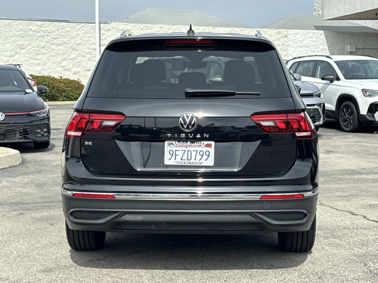 Certified 2023 Volkswagen Tiguan SE w/ Panoramic Sunroof Package image 4