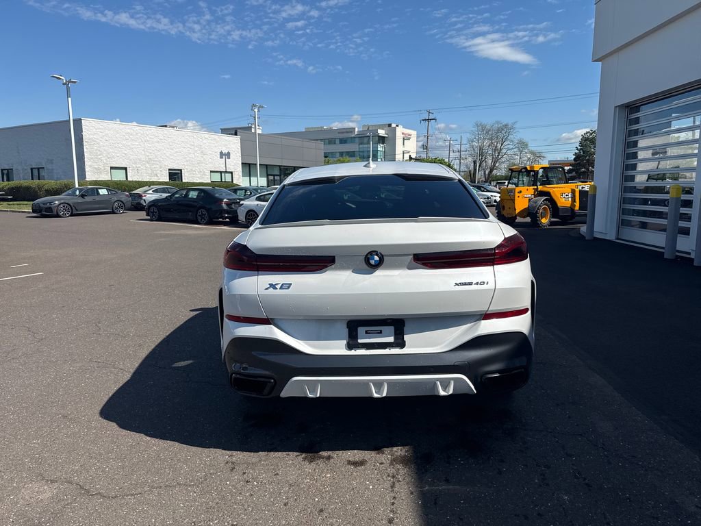 Used 2022 BMW X6 xDrive40i w/ Executive Package image 4