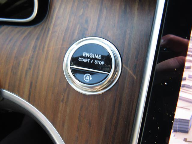 Used 2025 Mercedes-Benz C 300 4MATIC Sedan image 14