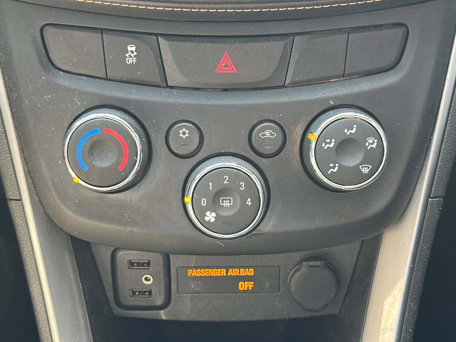 Used 2018 Chevrolet Trax LS AWD/4WD image 19