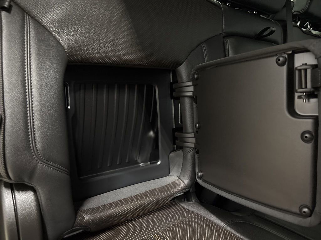 Used 2024 Chevrolet Silverado 3500 High Country w/ High Country Premium Package AWD/4WD image 39