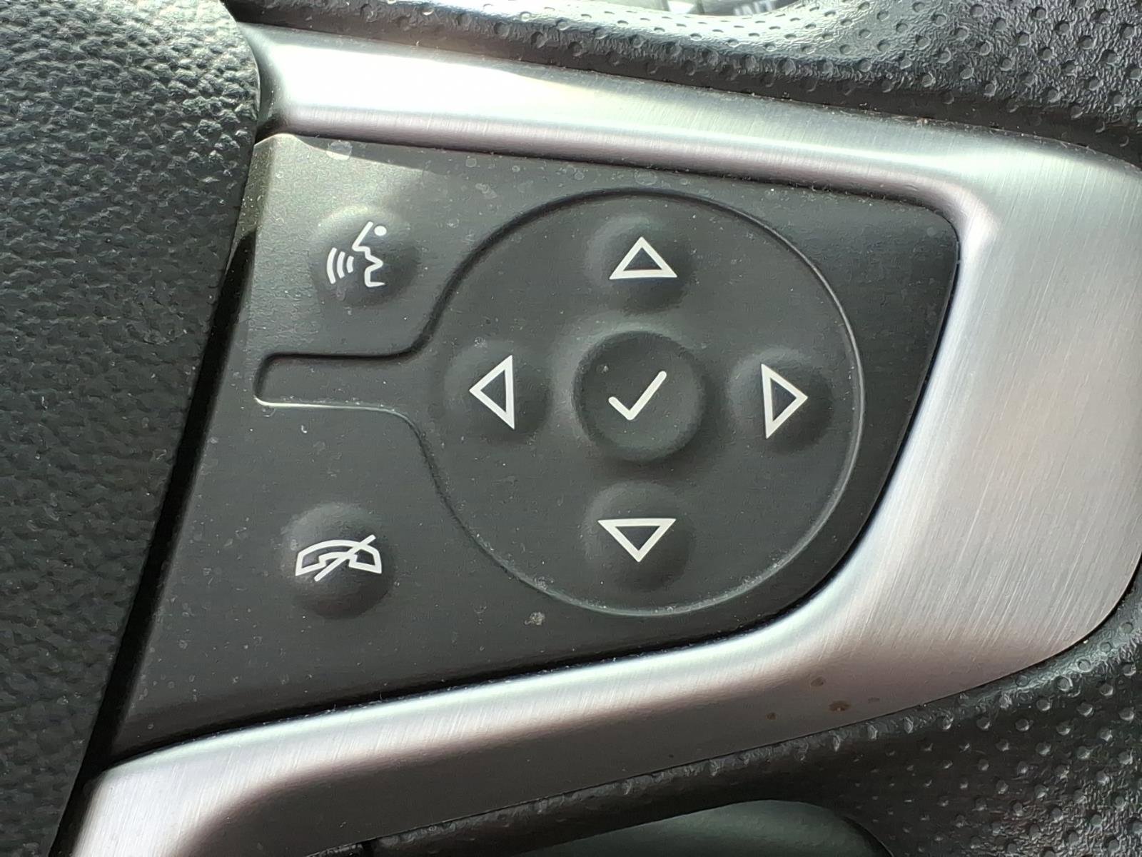 Certified 2024 GMC Terrain SLE image 30