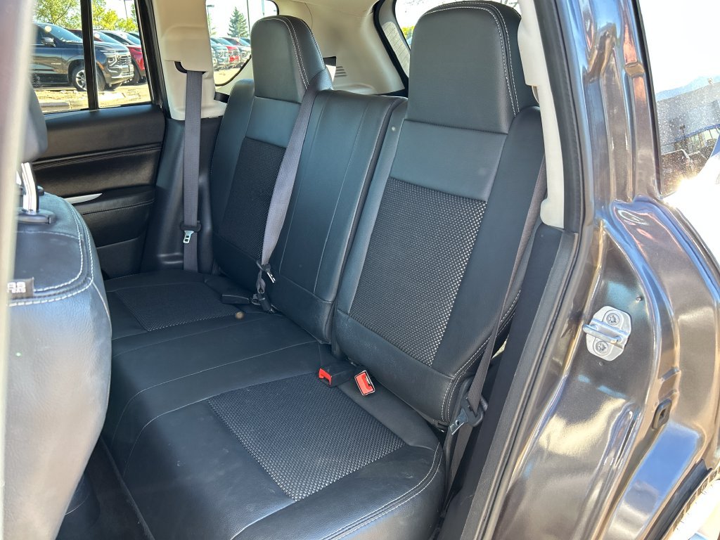 Used 2017 Jeep Compass Latitude AWD/4WD image 16