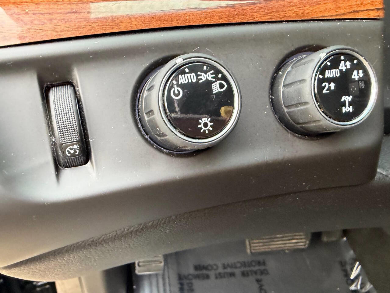 Used 2015 Cadillac Escalade Luxury image 22