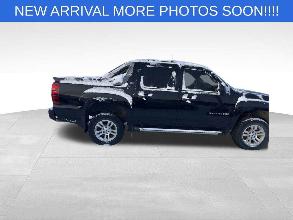 Used 2012 Chevrolet Avalanche LT w/ Suspension Package, Off-Road image 6