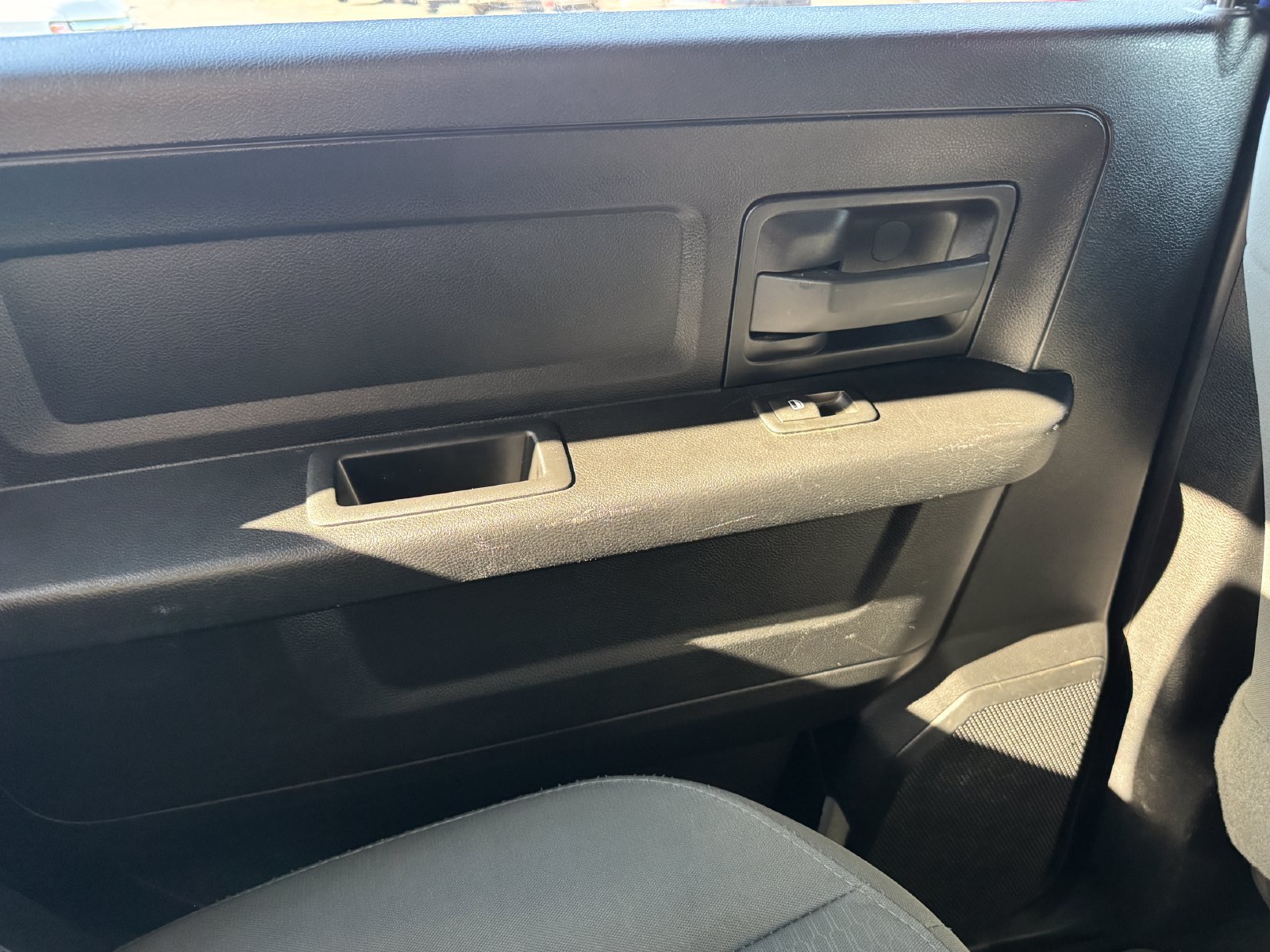 Used 2015 RAM 1500 Express AWD/4WD image 29