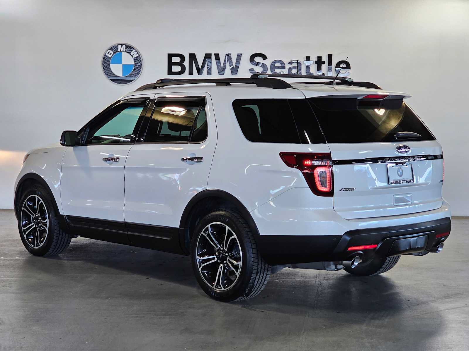 Used 2014 Ford Explorer Sport w/ Equipment Group 401A AWD/4WD image 4