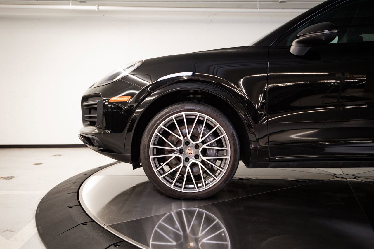 Certified 2023 Porsche Cayenne Coupe AWD/4WD image 11