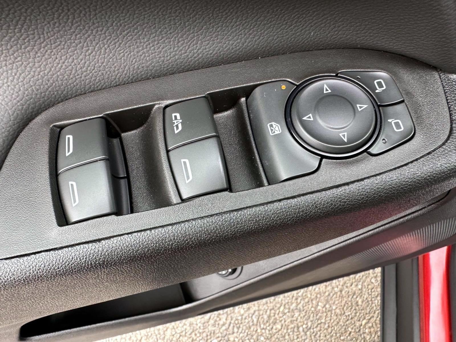 Used 2024 Chevrolet Equinox LT AWD/4WD image 9