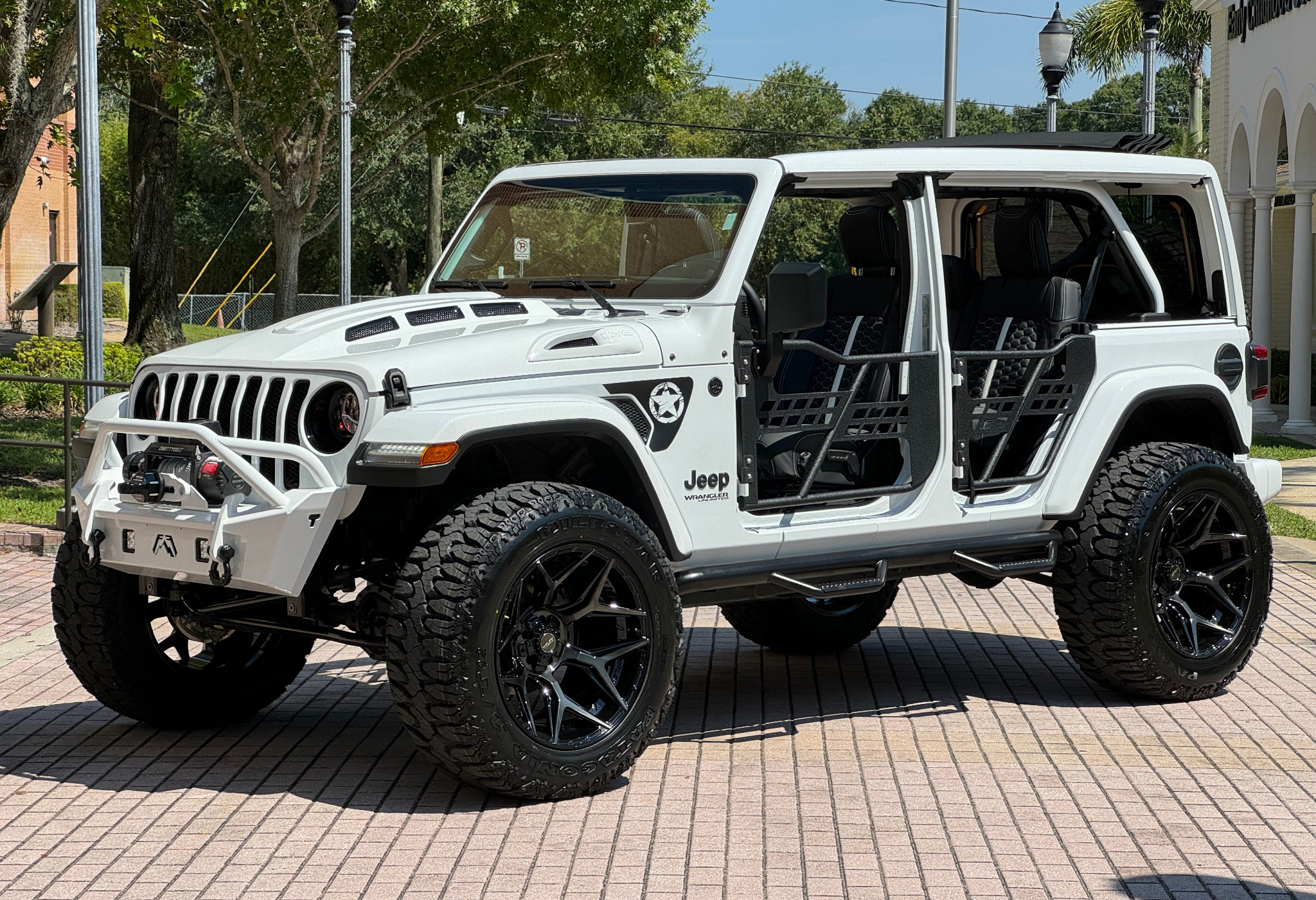 Used 2022 Jeep Wrangler Unlimited Sahara AWD/4WD image 60