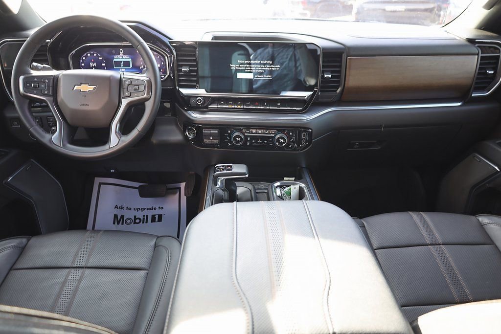 Used 2023 Chevrolet Silverado 1500 High Country w/ High Country Premium Package AWD/4WD image 18