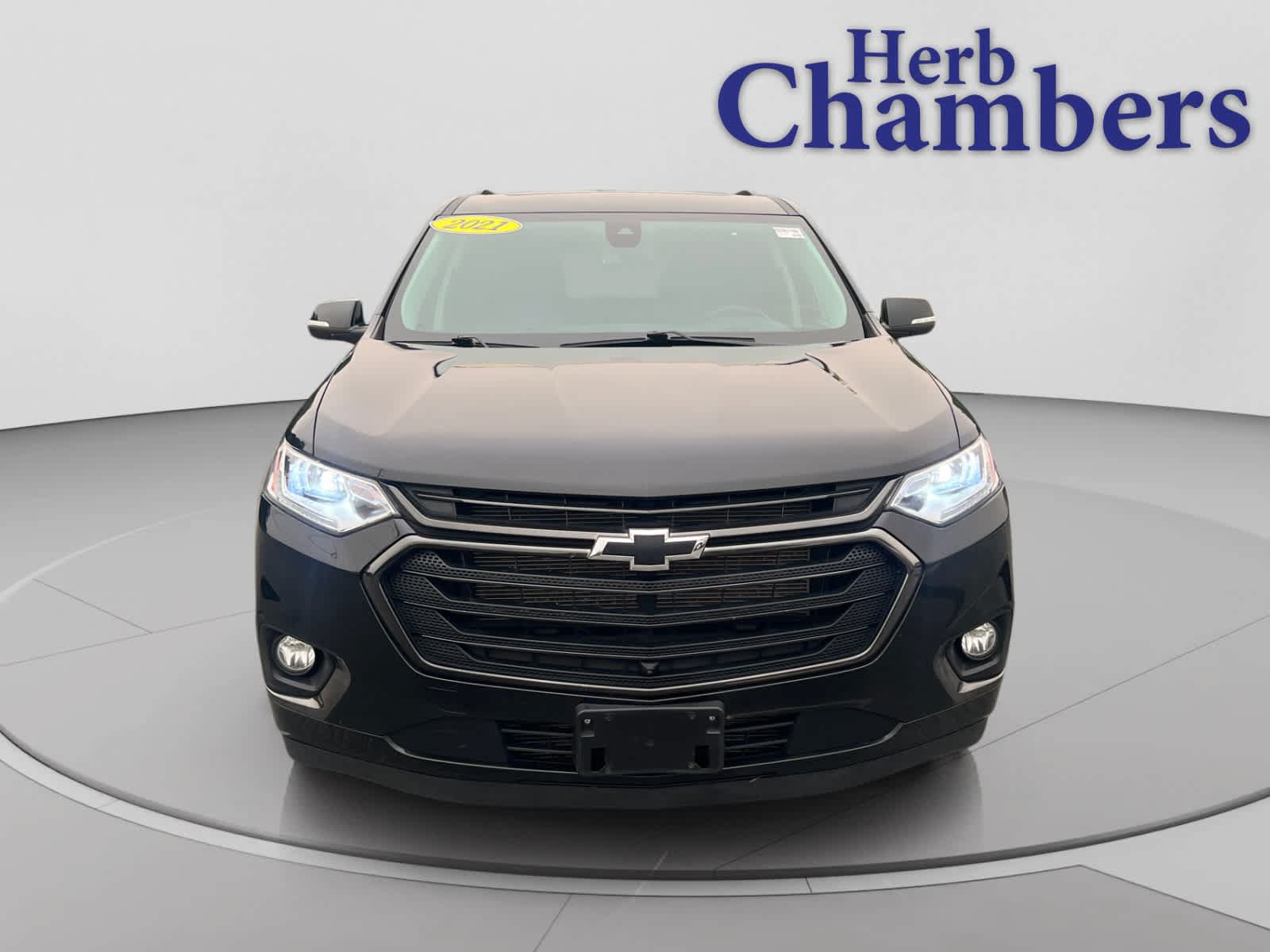 Used 2021 Chevrolet Traverse Premier w/ Redline Edition AWD/4WD image 2