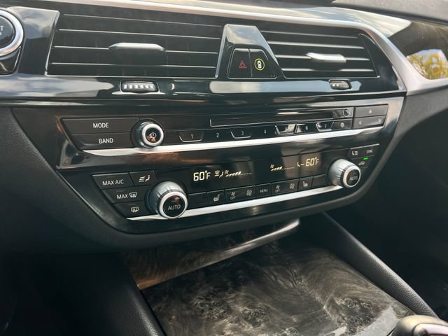 Used 2019 BMW 530e xDrive AWD/4WD image 24