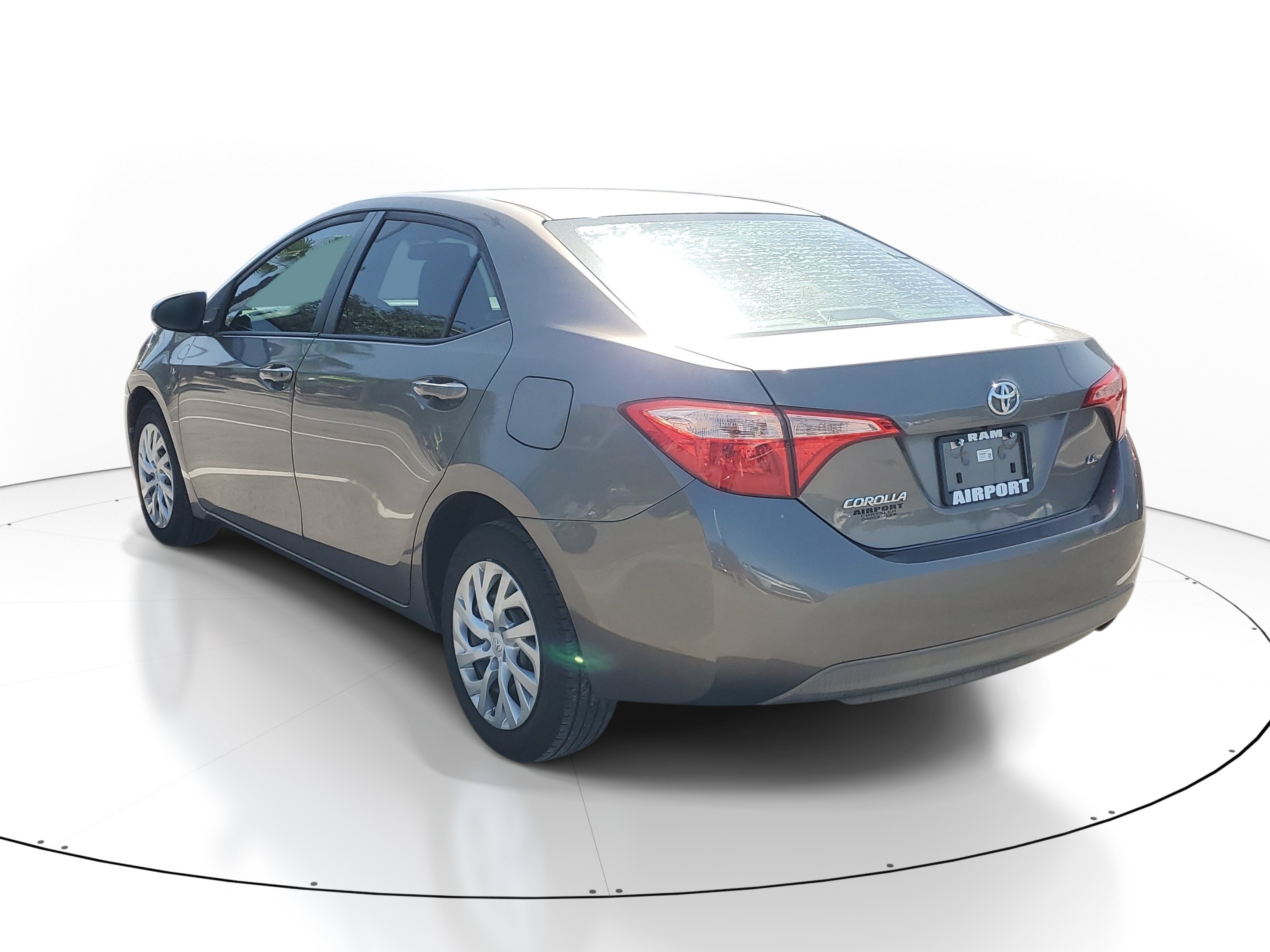 Used 2019 Toyota Corolla LE FWD image 5