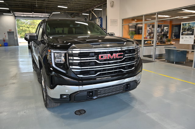 New 2026 GMC Sierra 1500 SLT w/ SLT Premium Plus Package AWD/4WD image 3