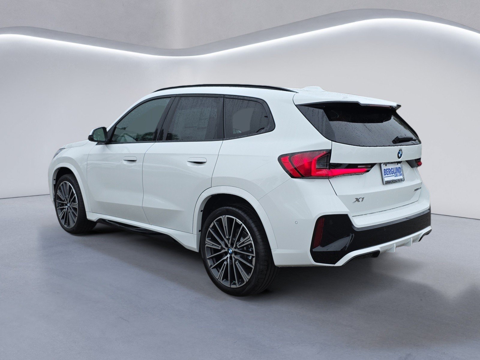 New 2027 BMW X1 xDrive28i AWD/4WD image 5