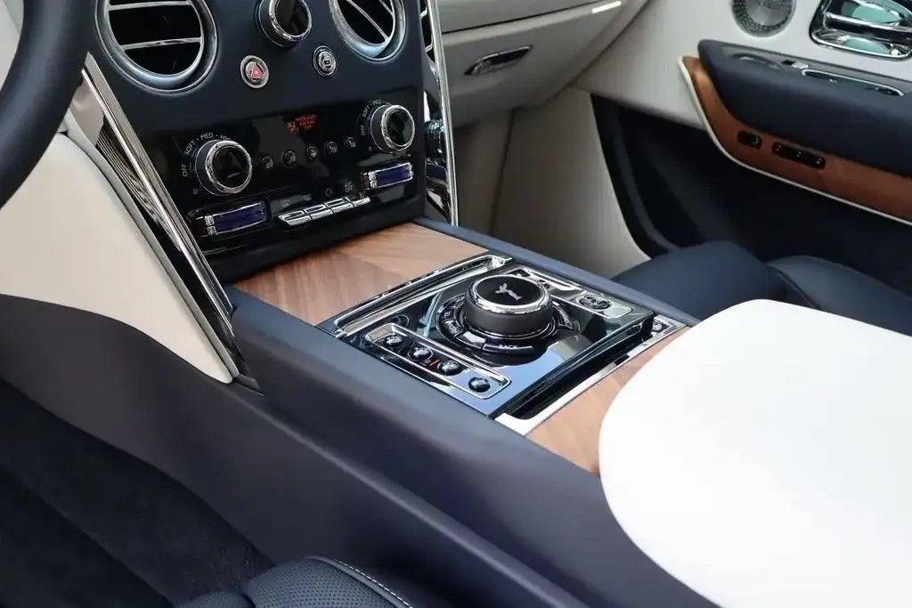 Certified 2026 Rolls-Royce Cullinan AWD/4WD image 24