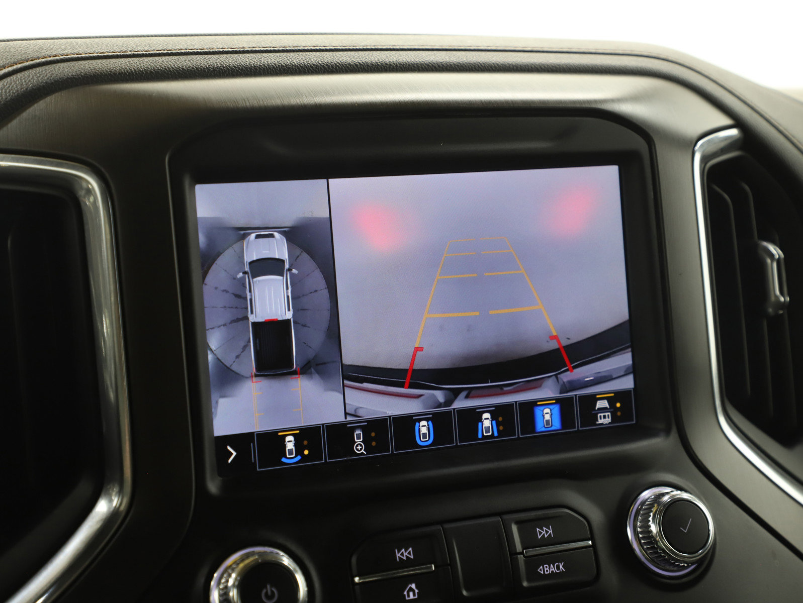 Used 2022 GMC Sierra 3500 AT4 w/ AT4 Premium Plus Package image 28