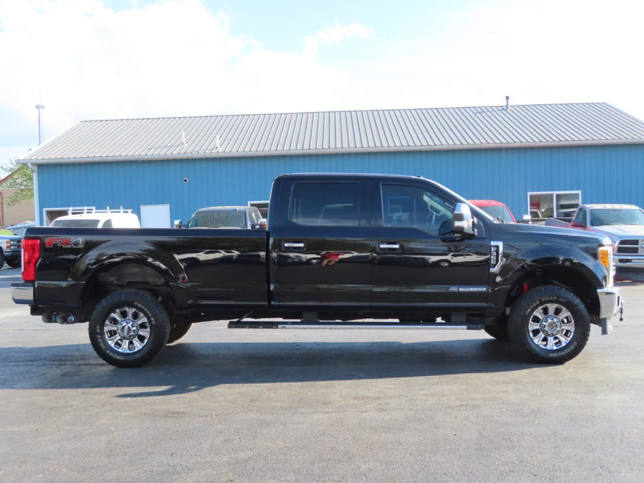 Used 2017 Ford F350 XLT w/ XLT Premium Package AWD/4WD image 7