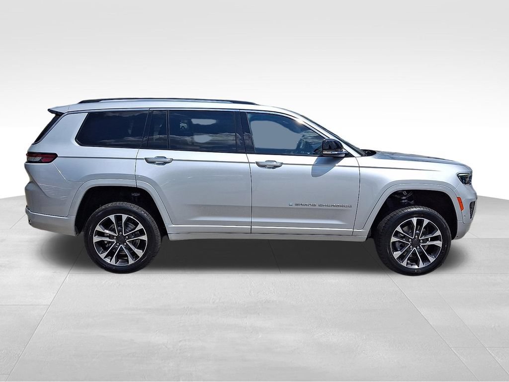 Used 2023 Jeep Grand Cherokee L Overland w/ Luxury Tech Group IV AWD/4WD image 7