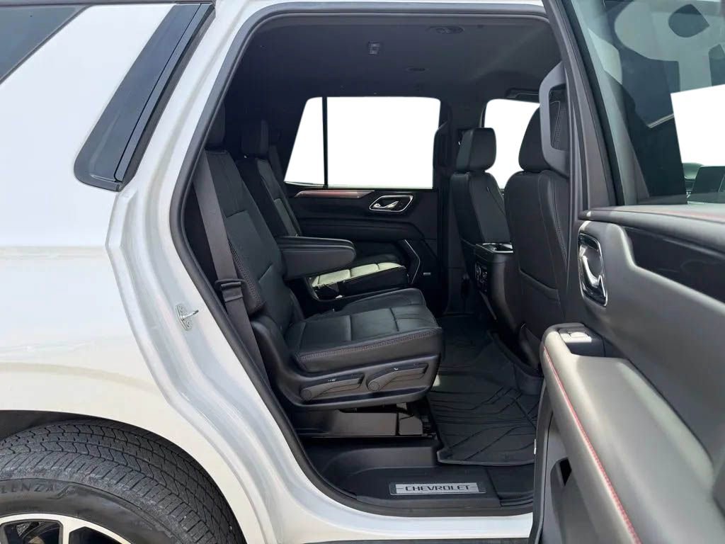 Used 2024 Chevrolet Tahoe RST w/ Luxury Package AWD/4WD image 31