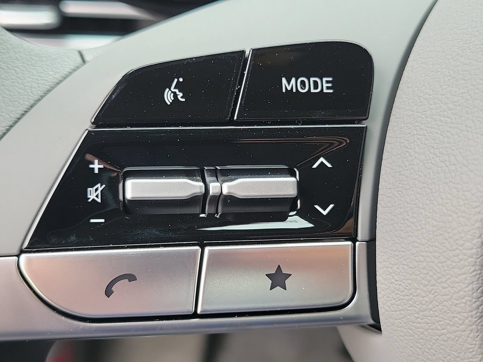 New 2026 Hyundai Elantra SE FWD image 8