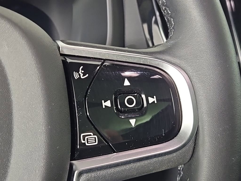 Certified 2025 Volvo V60 B5 Cross Country Plus image 25