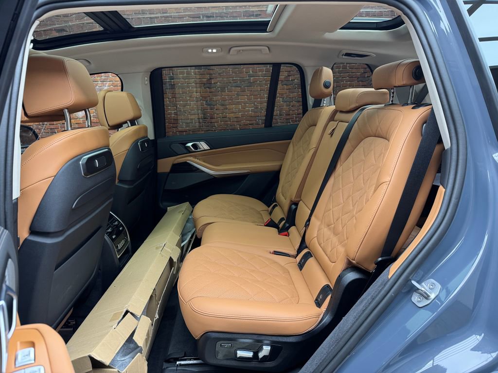 Certified 2025 BMW X7 xDrive40i w/ Executive Package image 25
