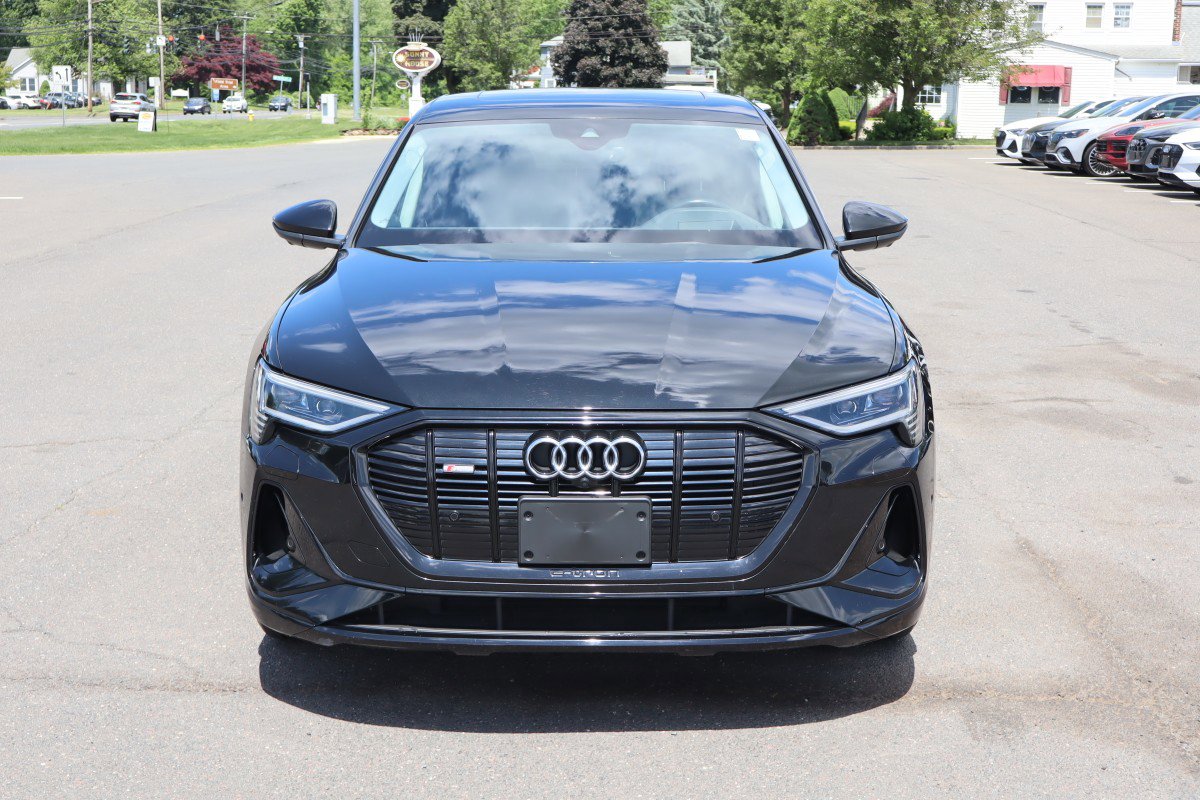 Used 2021 Audi e-tron Prestige w/ Prestige Package AWD/4WD image 2