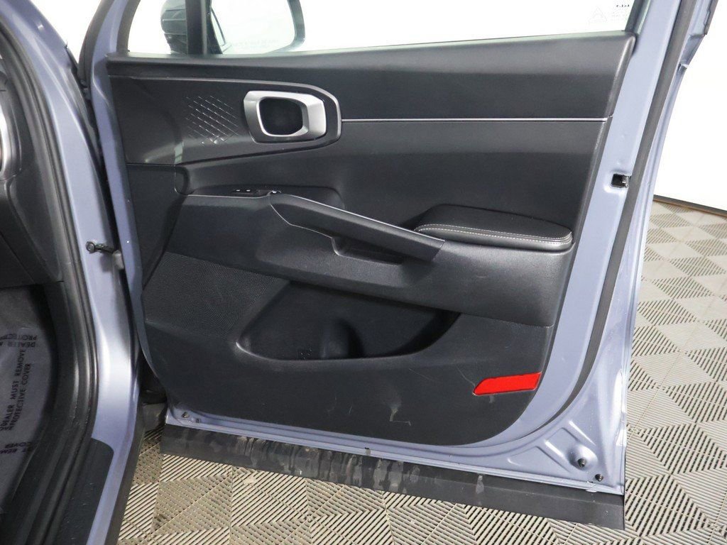 Used 2024 Kia Sorento S image 24
