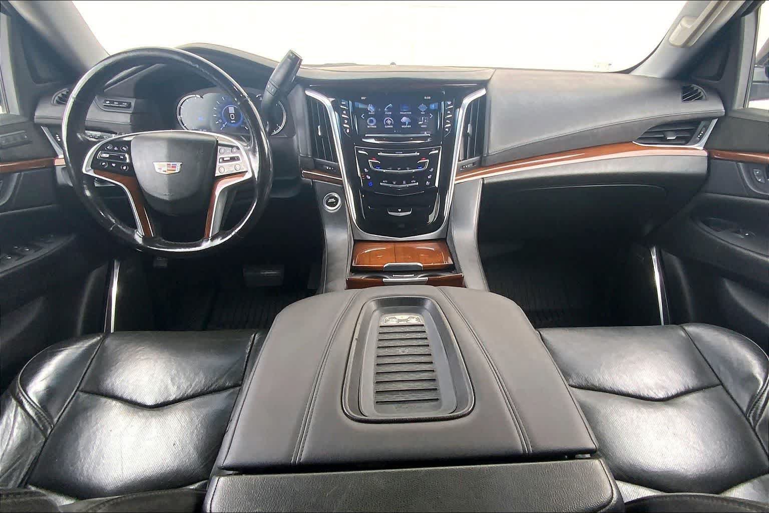 Used 2019 Cadillac Escalade ESV Luxury AWD/4WD image 10