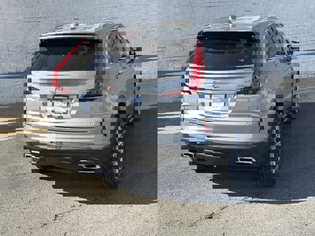 Used 2025 Cadillac XT4 Premium Luxury FWD image 7